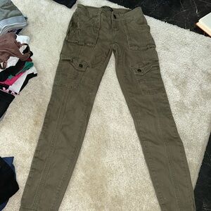 Low rise skinny jeans